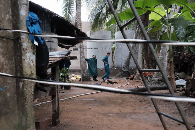 Người dân Bến Tre bỏ nhà lên Sài Gòn tránh siêu bão số 16 Người dân Bến Tre bỏ nhà lên Sài Gòn tránh siêu bão số 16